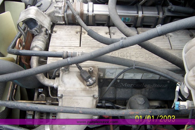 image for item 1804 2005 Freightliner Columbia 120 semi truck