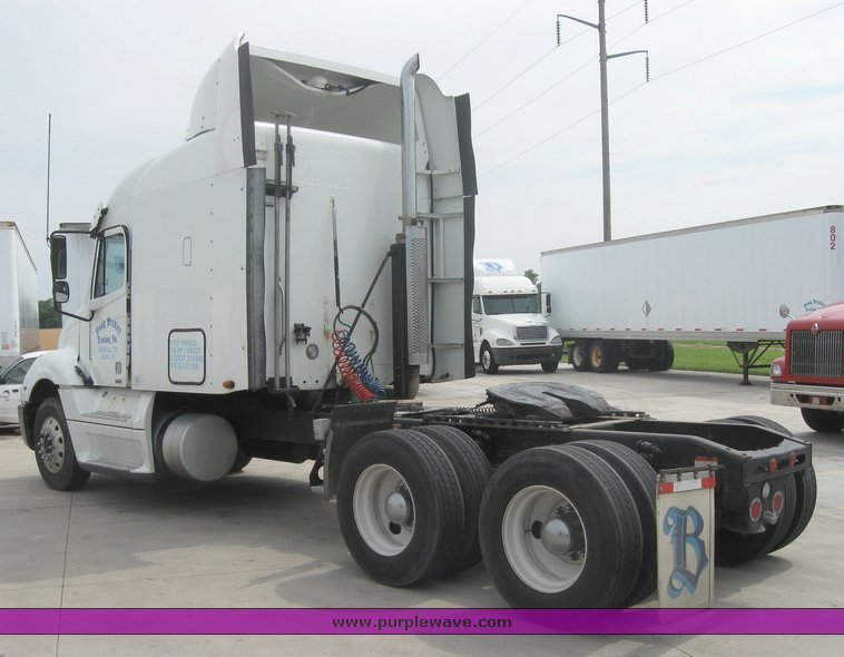 image for item 1805 2005 Freightliner Columbia 120 semi truck