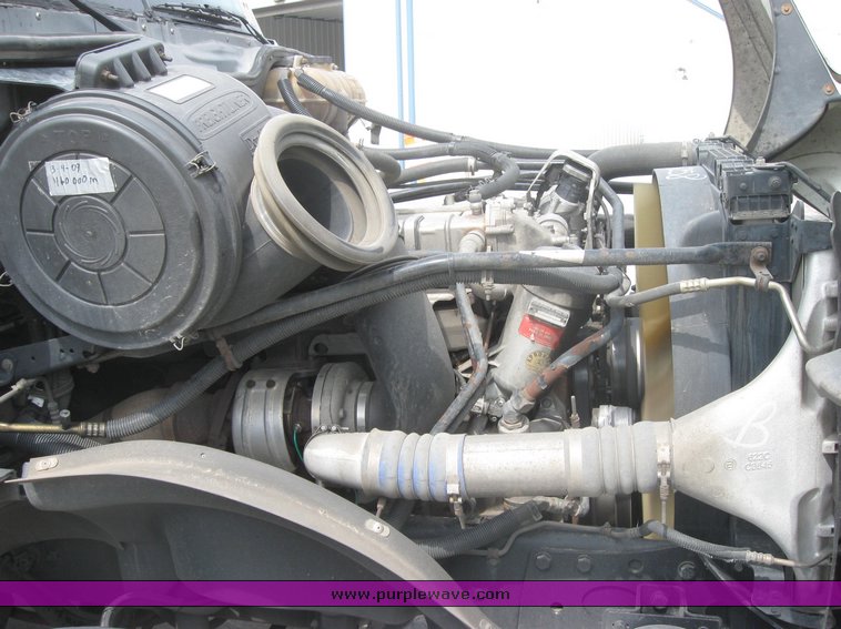 image for item 1805 2005 Freightliner Columbia 120 semi truck