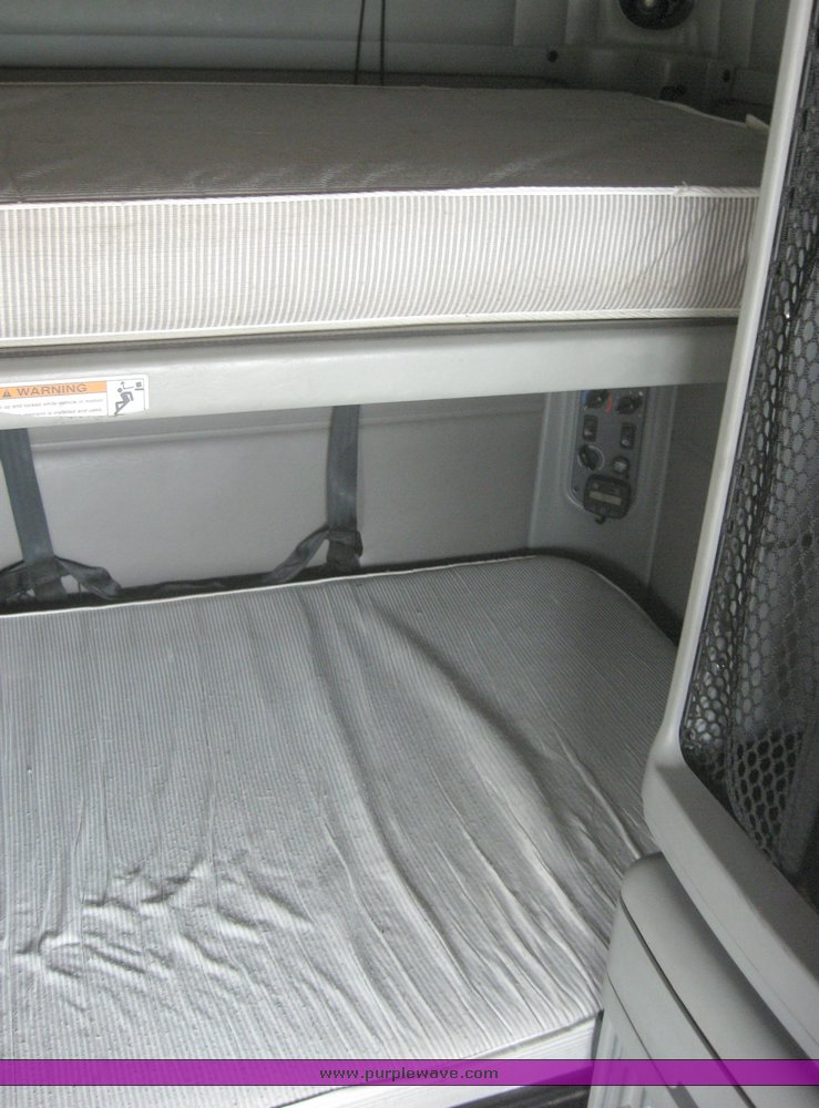 image for item 1805 2005 Freightliner Columbia 120 semi truck