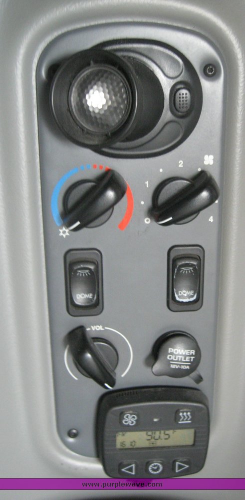 image for item 1805 2005 Freightliner Columbia 120 semi truck