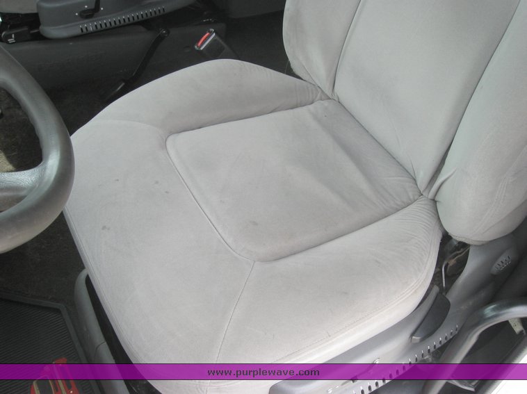 image for item 1805 2005 Freightliner Columbia 120 semi truck