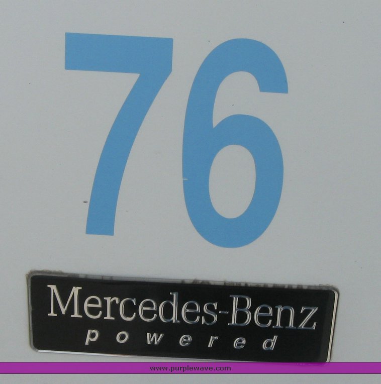 image for item 1805 2005 Freightliner Columbia 120 semi truck