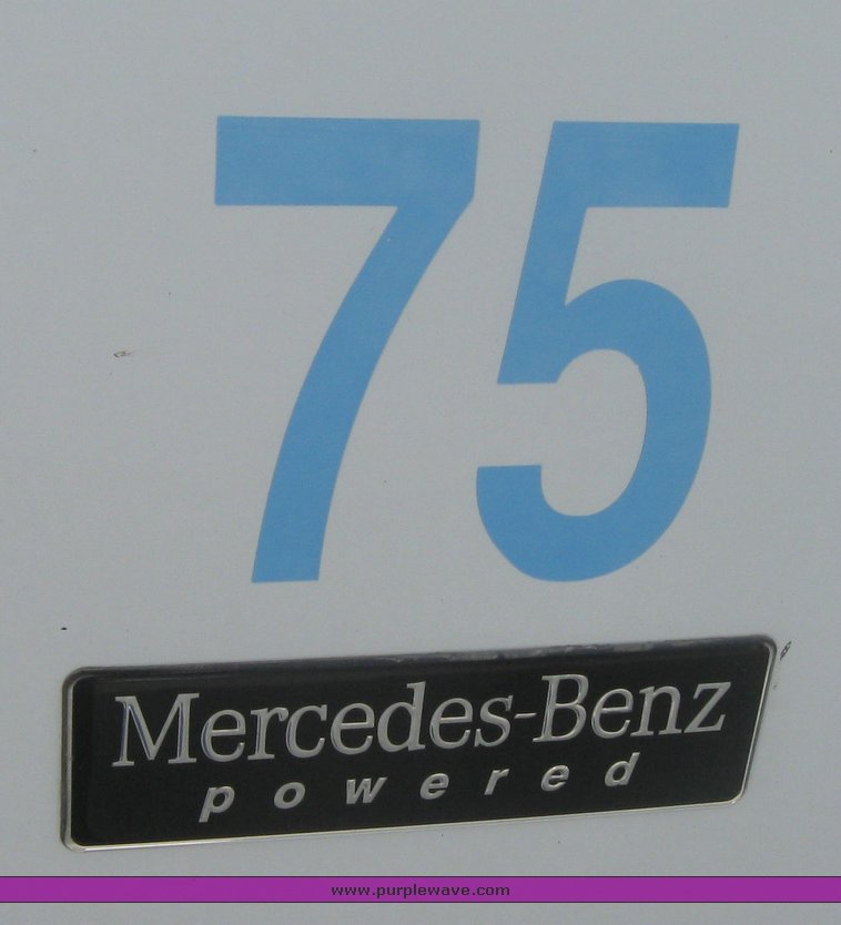 image for item 1806 2005 Freightliner Columbia 120 semi truck