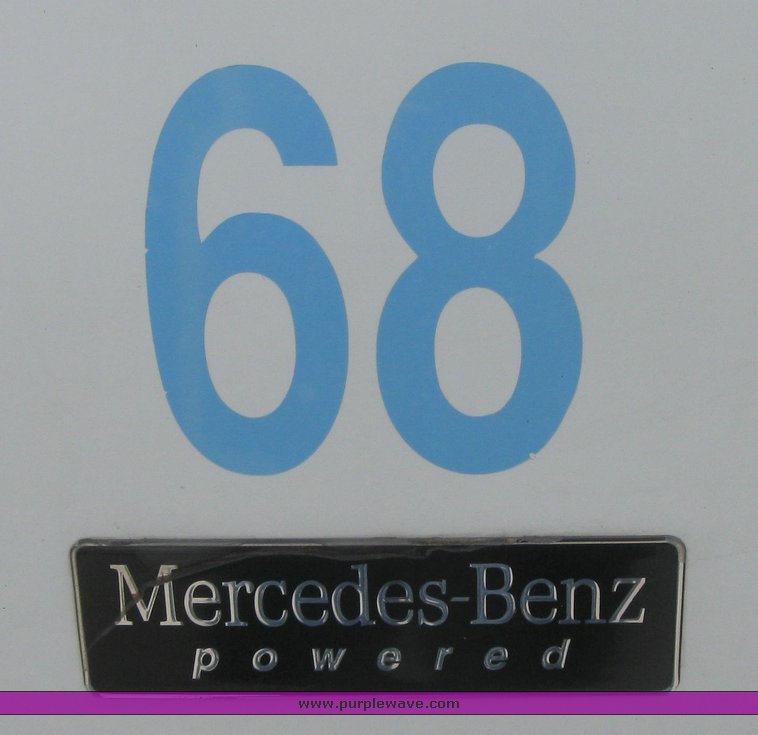 image for item 1807 2005 Freightliner Columbia 120 semi truck