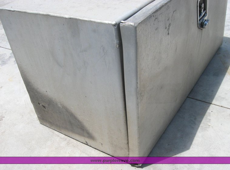 image for item 2283 Aluminum tool box