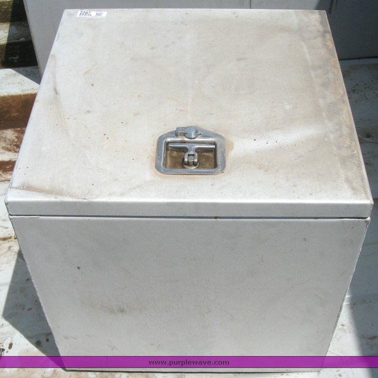 image for item 2287 Merritt aluminum tool box