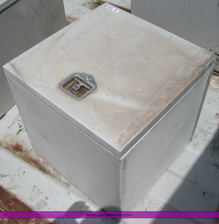 image for item 2287 Merritt aluminum tool box