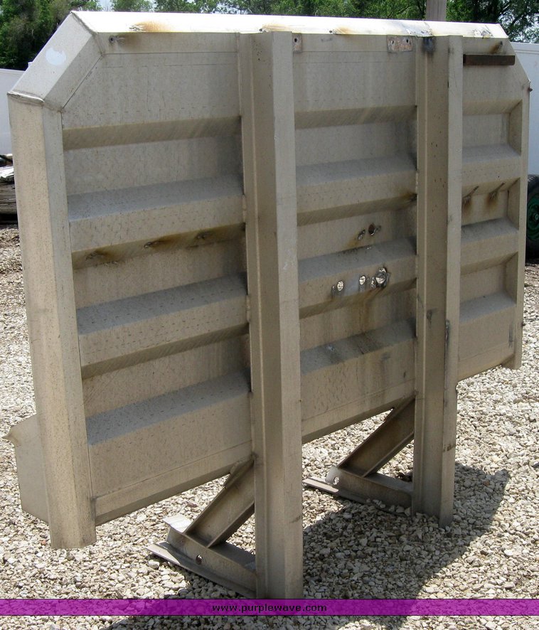 image for item 2288 Road Gear diamond plate headache rack