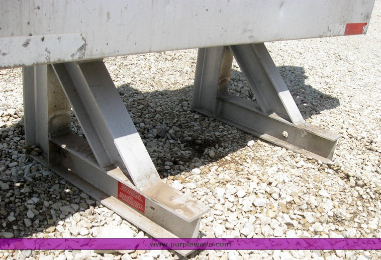 image for item 2289 Road Gear diamond plate headache rack