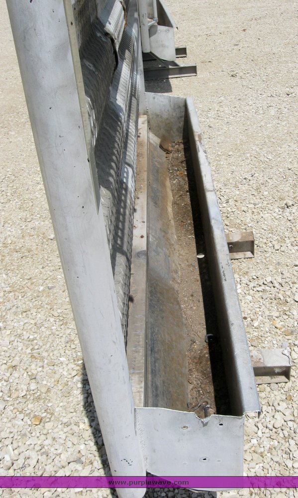 image for item 2290 Merritt diamond plate headache rack