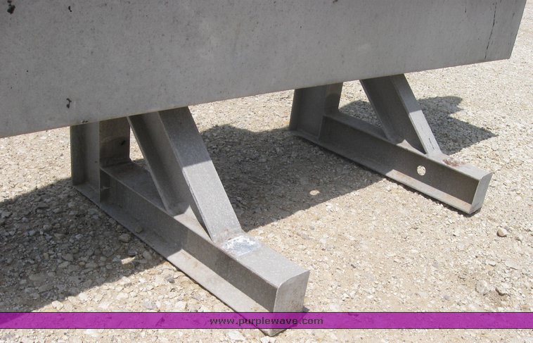 image for item 2291 Merritt diamond plate headache rack