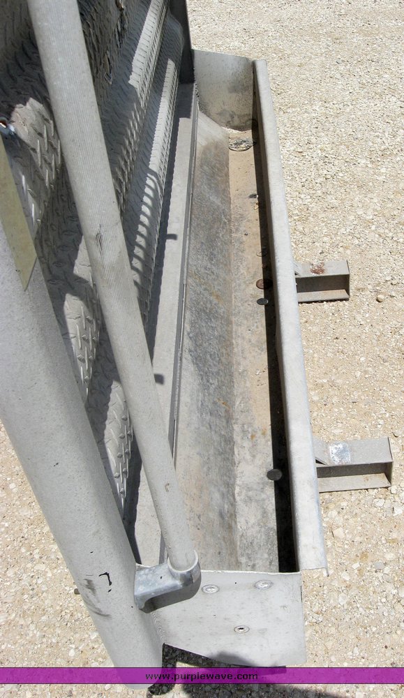 image for item 2291 Merritt diamond plate headache rack