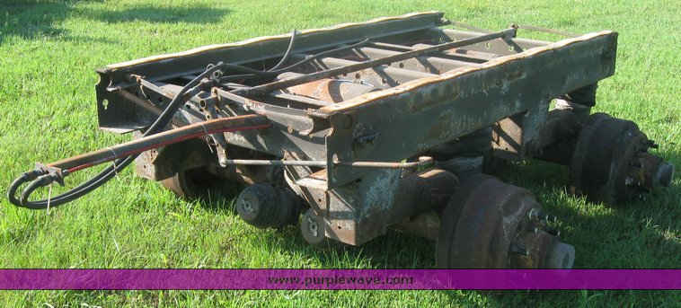 image for item 2528 Tandem 102 slide axles
