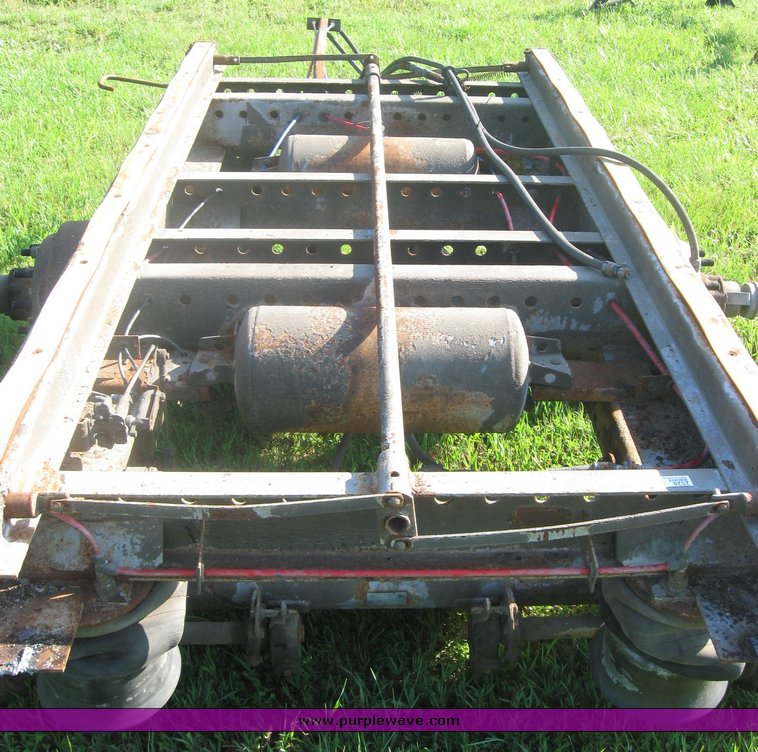 image for item 2528 Tandem 102 slide axles