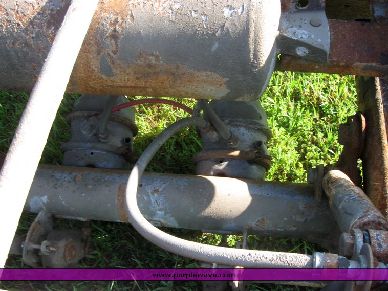 image for item 2528 Tandem 102 slide axles