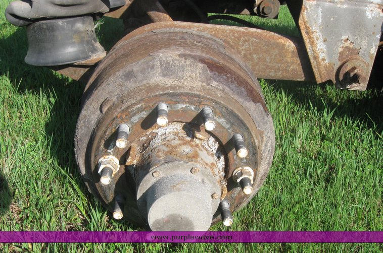 image for item 2528 Tandem 102 slide axles