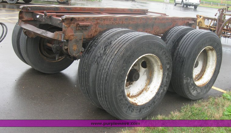 image for item 2535 Hutch Tandem 102 spring ride axle