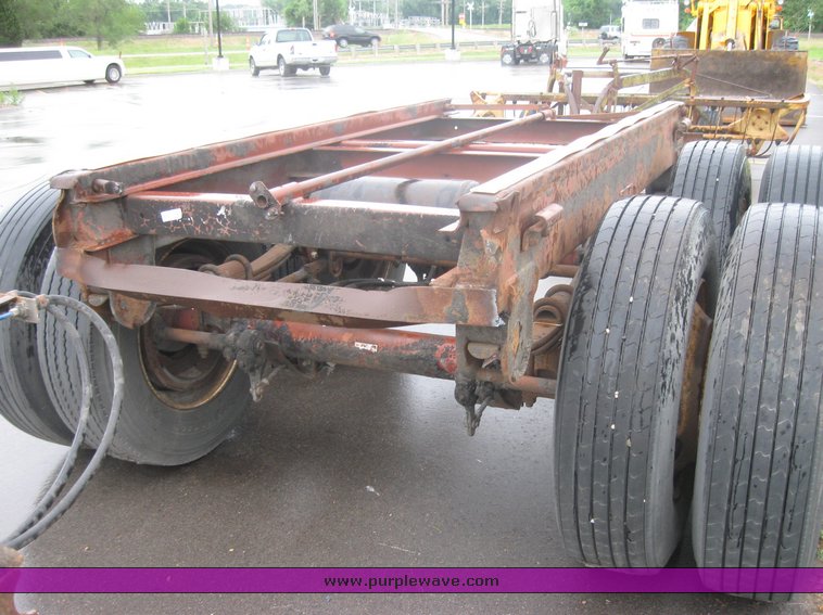 image for item 2535 Hutch Tandem 102 spring ride axle