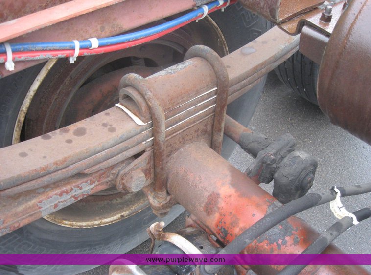 image for item 2535 Hutch Tandem 102 spring ride axle