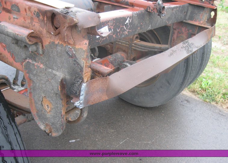 image for item 2535 Hutch Tandem 102 spring ride axle