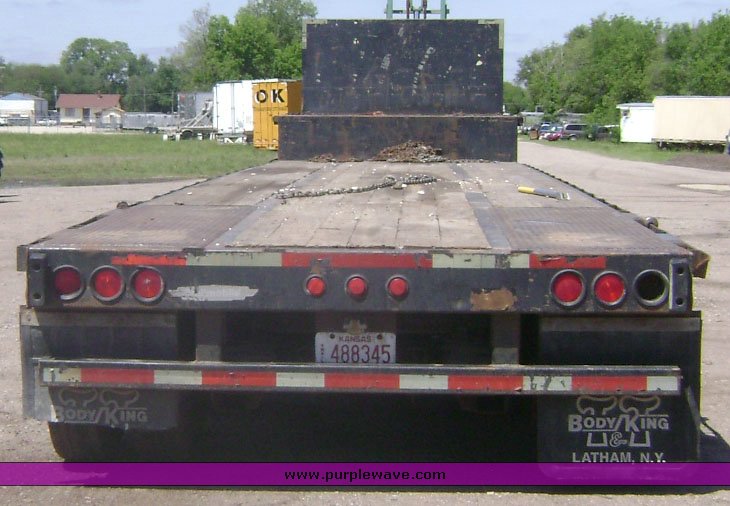 image for item 6001 2002 Trailmobile 48' tandem axle trailer