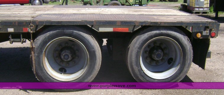 image for item 6001 2002 Trailmobile 48' tandem axle trailer