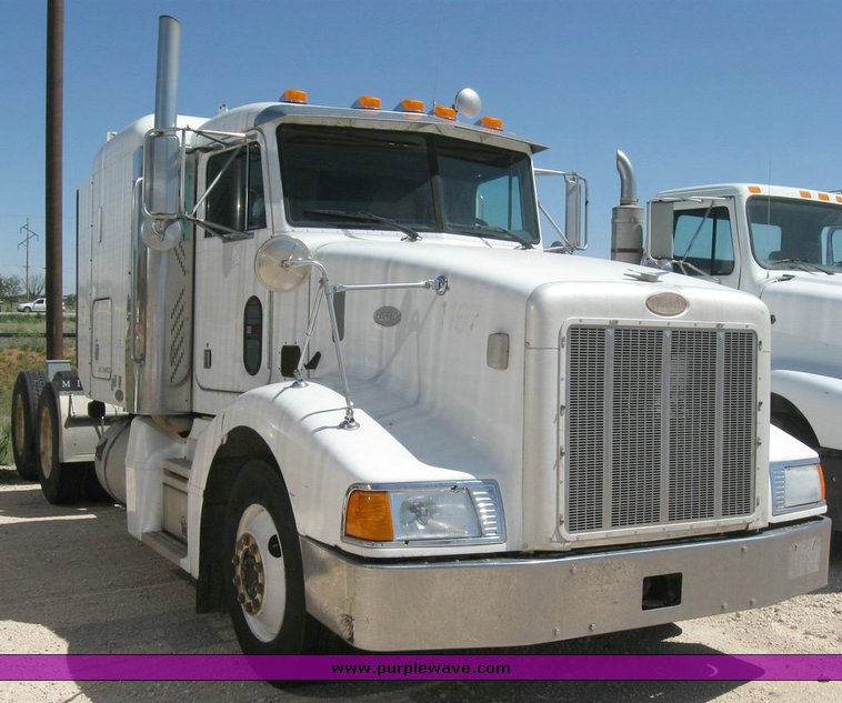 image for item 6780 2000 Peterbilt 377 semi truck