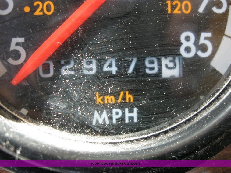 image for item 6780 2000 Peterbilt 377 semi truck