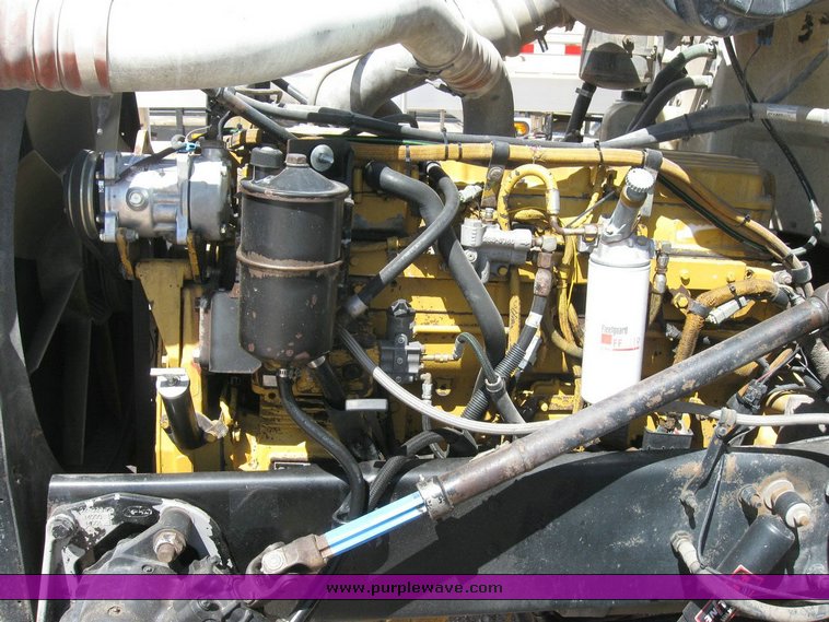 image for item 6780 2000 Peterbilt 377 semi truck