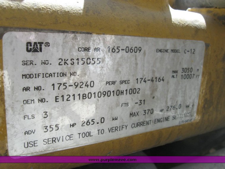 image for item 6780 2000 Peterbilt 377 semi truck