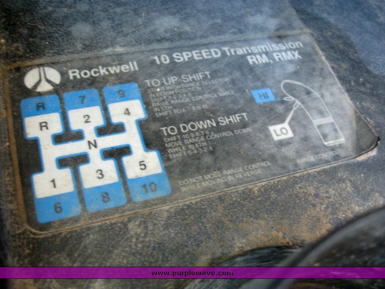 image for item 6782 1994 White Gmc WCA semi truck