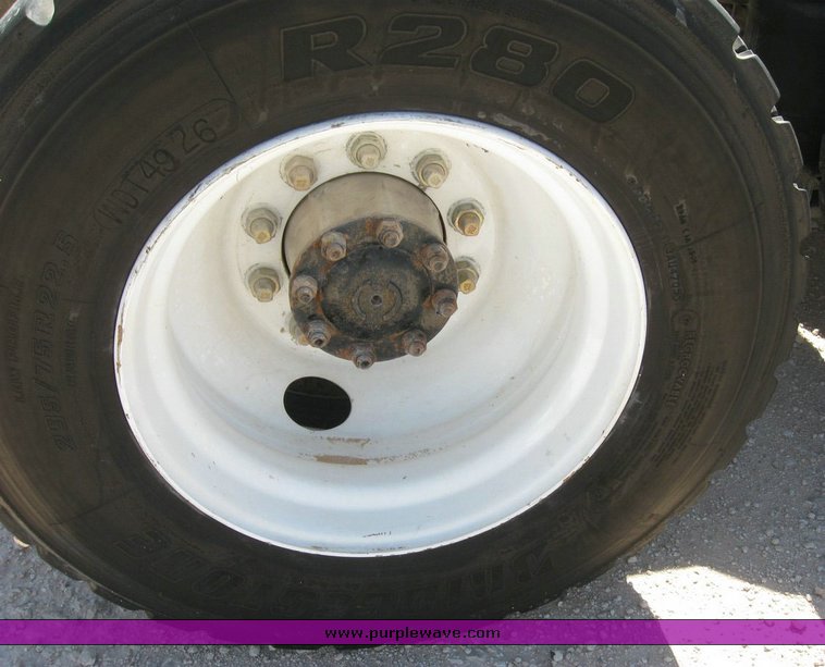 image for item 6782 1994 White Gmc WCA semi truck