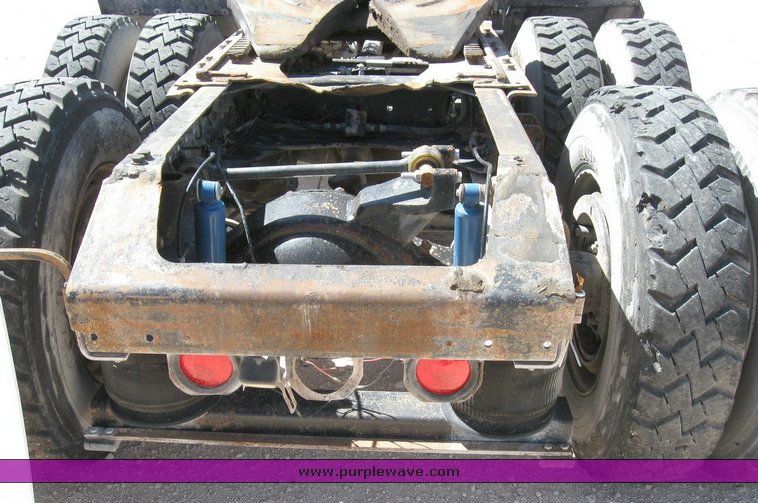 image for item 6782 1994 White Gmc WCA semi truck