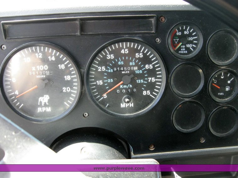 image for item 6783 1997 Mack CH613 semi truck