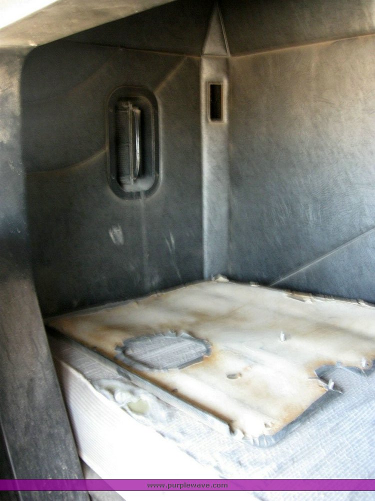 image for item 6783 1997 Mack CH613 semi truck