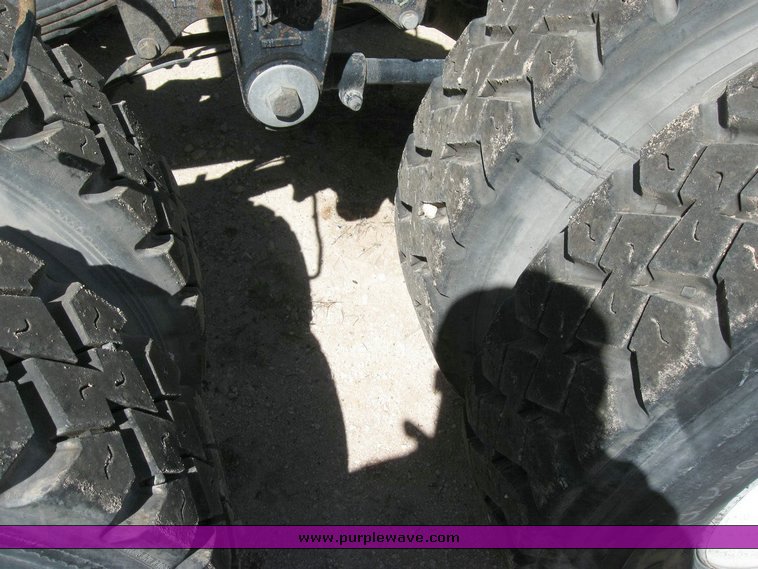 image for item 6783 1997 Mack CH613 semi truck