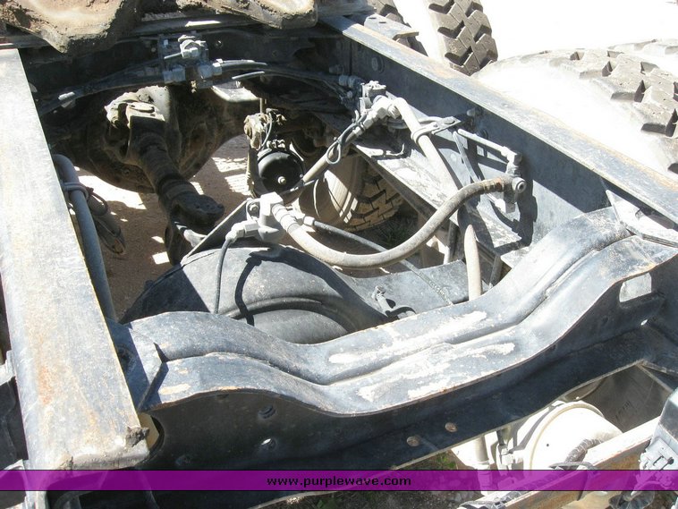 image for item 6783 1997 Mack CH613 semi truck