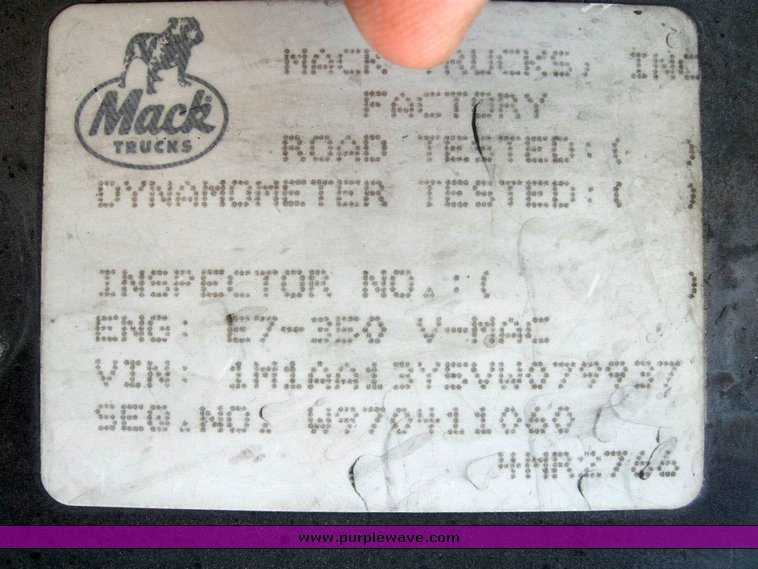 image for item 6783 1997 Mack CH613 semi truck