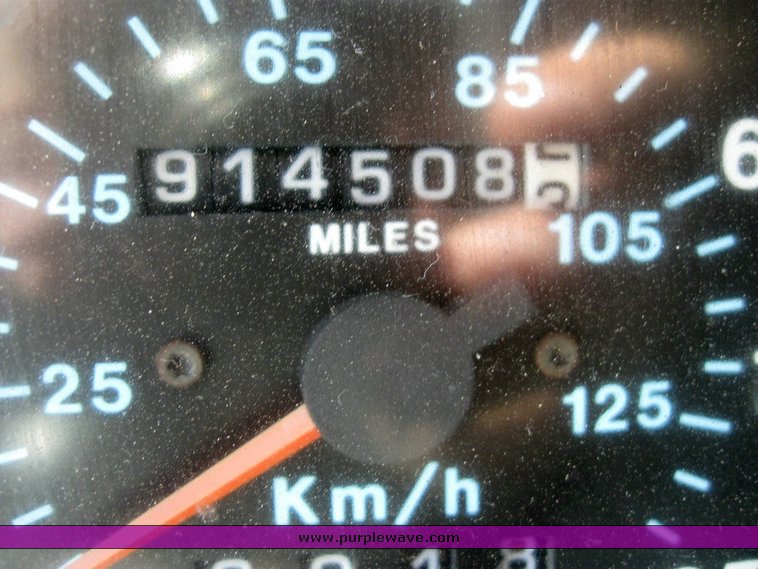 image for item 6783 1997 Mack CH613 semi truck