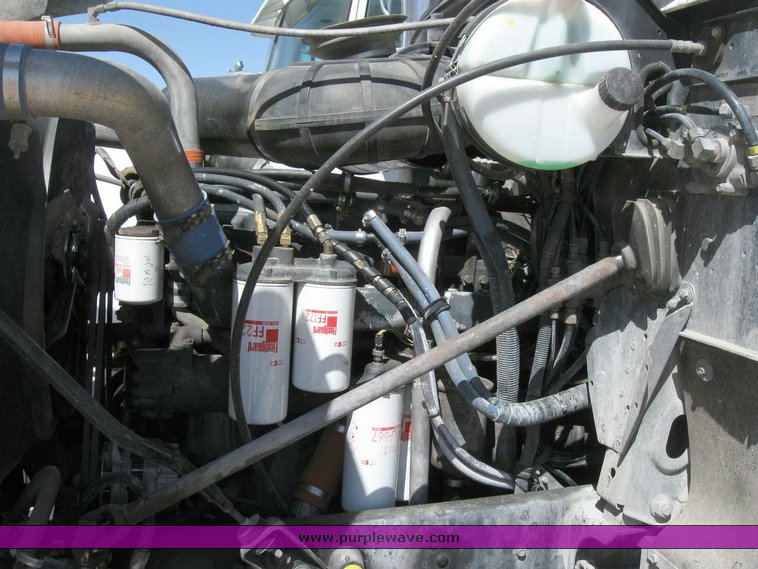 image for item 6783 1997 Mack CH613 semi truck