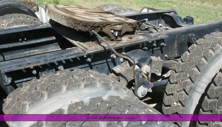 image for item 6783 1997 Mack CH613 semi truck