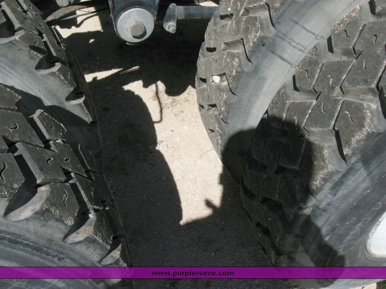 image for item 6783 1997 Mack CH613 semi truck