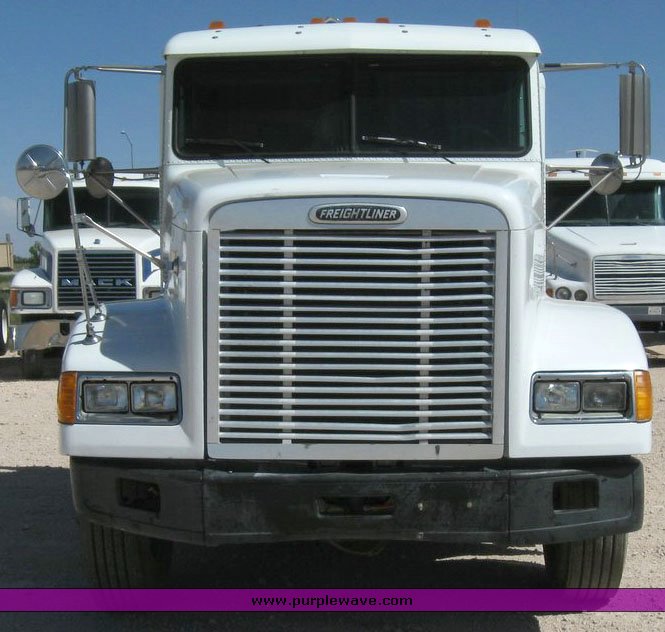 image for item 6784 1998 Freightliner FDL120 semi truck