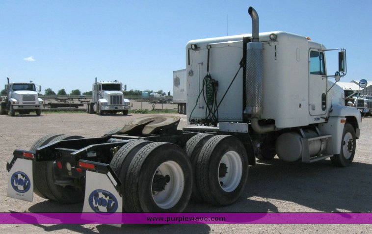 image for item 6784 1998 Freightliner FDL120 semi truck
