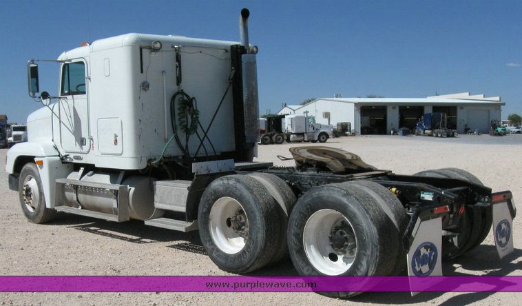 image for item 6784 1998 Freightliner FDL120 semi truck