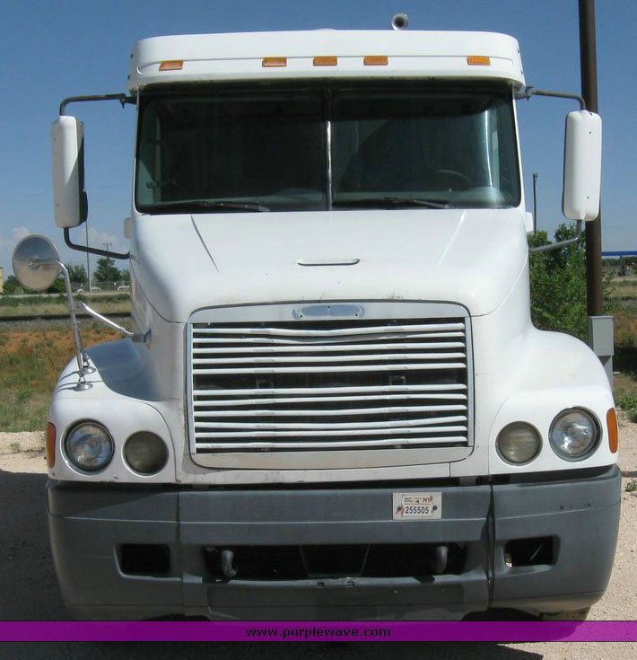 image for item 6785 1999 Freightliner C120 semi truck