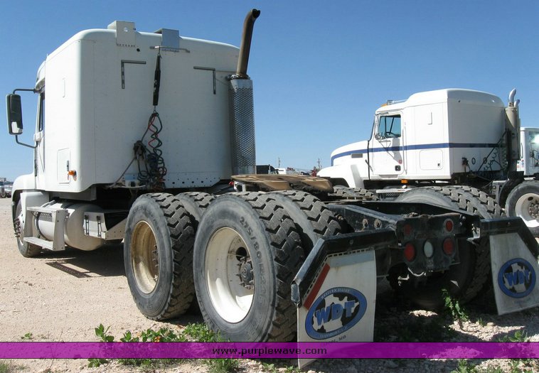 image for item 6785 1999 Freightliner C120 semi truck