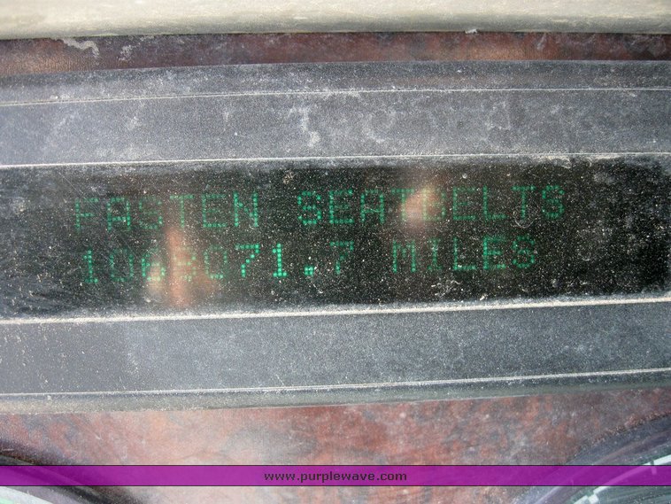 image for item 6785 1999 Freightliner C120 semi truck