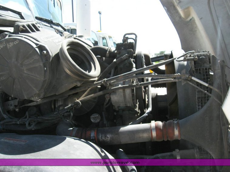 image for item 6785 1999 Freightliner C120 semi truck